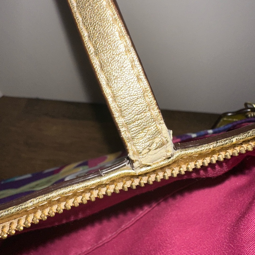 Coach Poppy Medium Gold Tote Bag with Vibrant Design - Picture 4 of 15